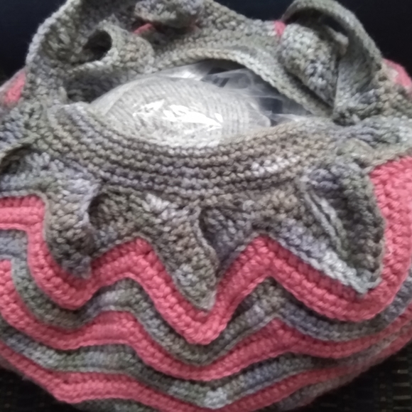 Ripple boho vintage style crochet handbag - Picture 2 of 4